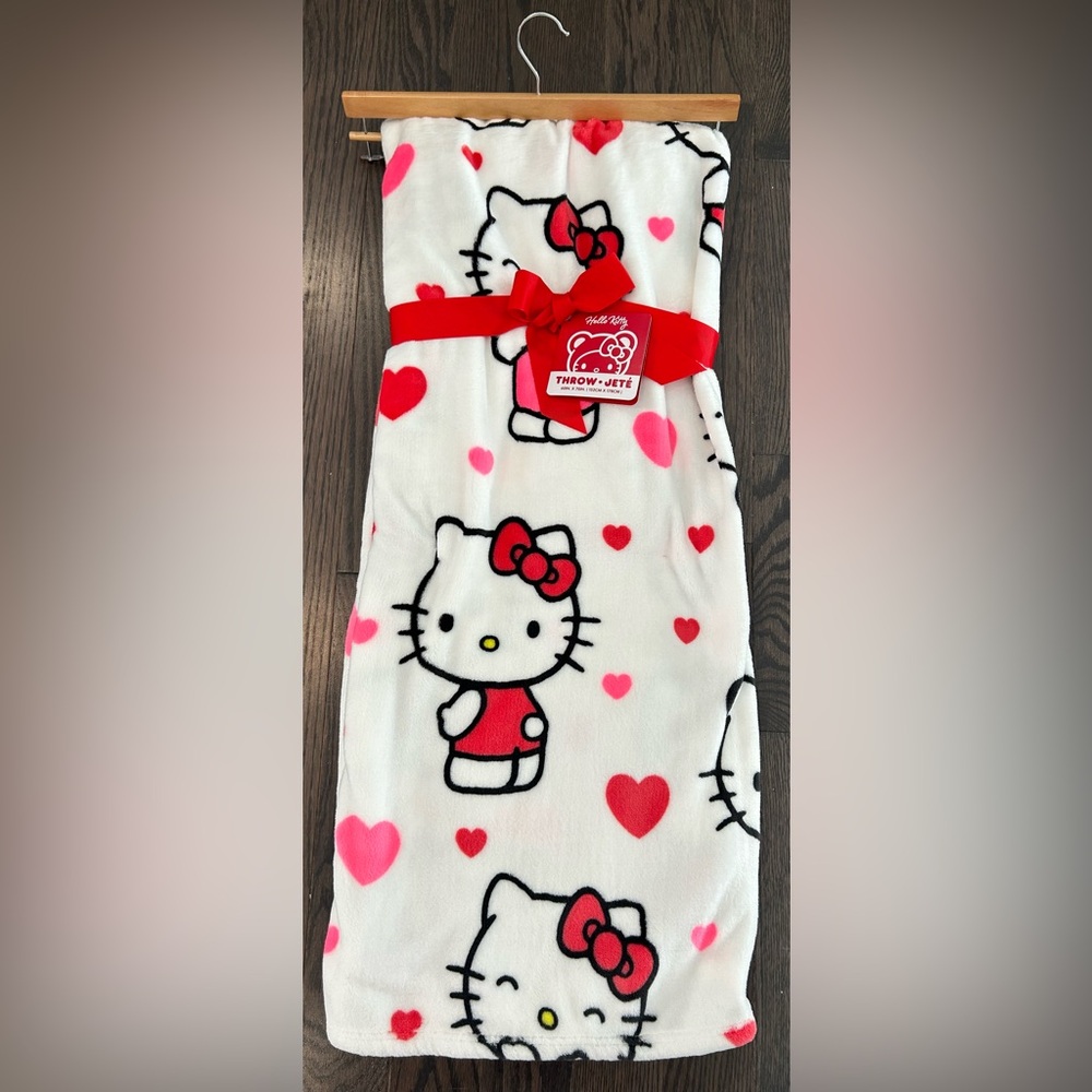 Valentine hearts Hello Kitty throw NWT
